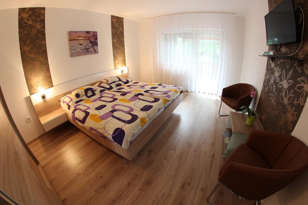 Anita Apartman Bük Eksteriør bilde